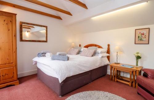 Huntley Apartment | Granary Studio