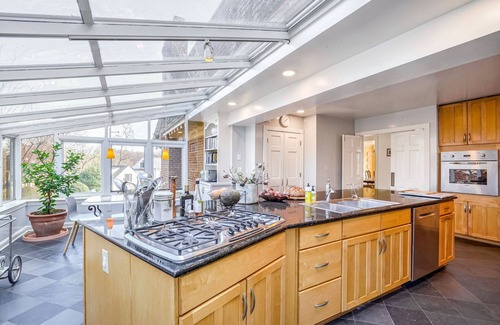 Foxhall Crescent House | Grand 5200 sf Home, Wesley Heights, 5BR 4.5BA