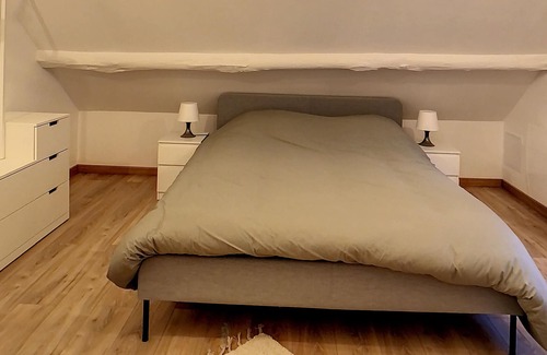 Presles Apartment | Grand Appart Duplex gare centre ville cosy 4 pers