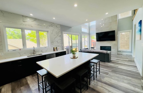 Grand Bend House | Grand Bend Modern Living Upper Unit with Separate Entrance Vacation Rental.