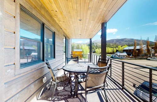 Grand Lake Apartment | Grand Central