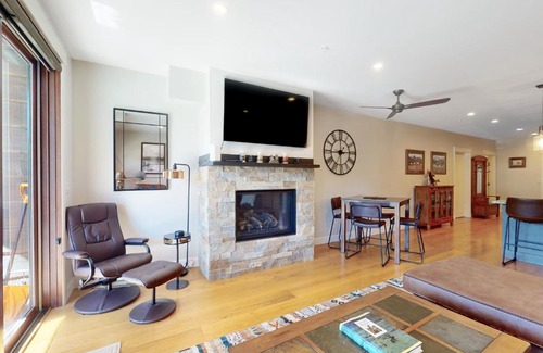Grand Lake Apartment | Grand Central