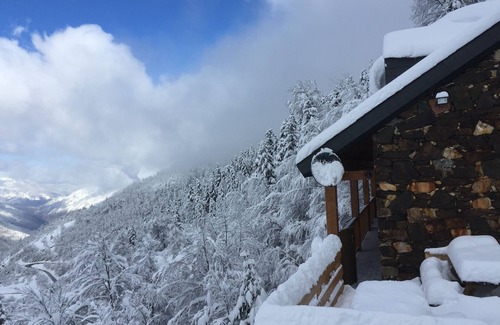 Guzet Neige Ski Chalet | Grand Chalet in front of the slopes