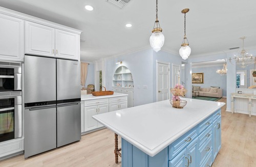 Biggar House | Grand Elegant Old-Florida Estate, Pool, Sleeps 18