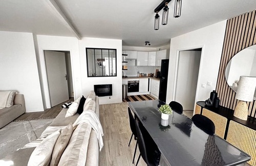 Le Bourget Apartment | Grand F2 Dernier Etage Belle vue en Residence Privée