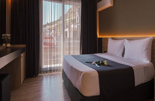 Cesme Hotel | Grand Faik Hotel Çeşme