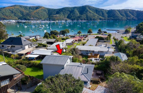 Waikawa Bay House | Grand Getaway