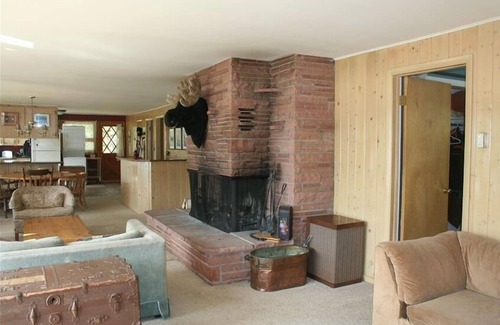 Grand County House | Grand Lake Lakefront Cabin-Private Beach, Pet & Kid Friendly!