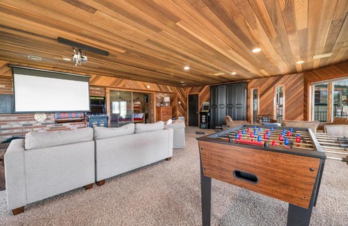 Big Bear Lake House | Grand Lakefront Escape