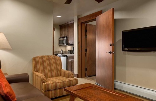 Breckenridge Condo | Grand Lodge Peak 7 - 5 star Ski In/Out Great Mtn Views & Excellent Spring Skiing