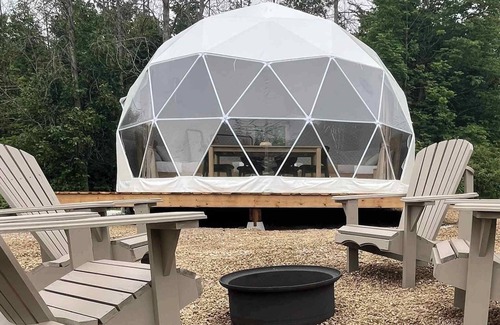 Miller Lake House | Grand Luxe Geodome Glamping with 2 Queen beds East
