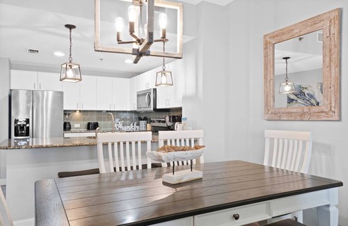 Panama City Beach Condo | Grand Panama 2007! Direct Gulf Front Nicely decorated, large balcony, sleeps 6