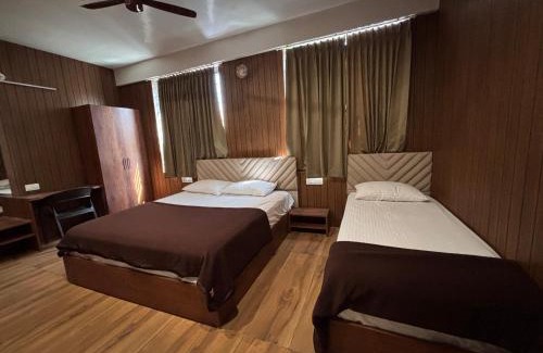 Mysore Hotel | Grand sapphire 100 meters from Sub urban Bus stand Mysore