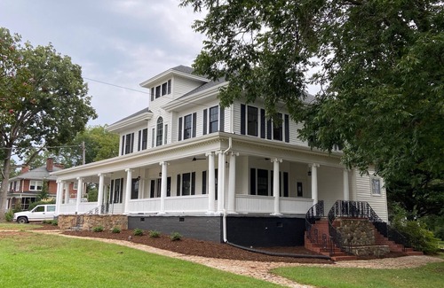 Pickens Villa | Grand Southern Elegance near Downtown Pickens
