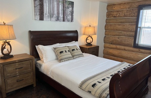 Trapper Creek Cabin | Grand Spruce Lodge, Lakefront near Talkeetna & Denali State Park