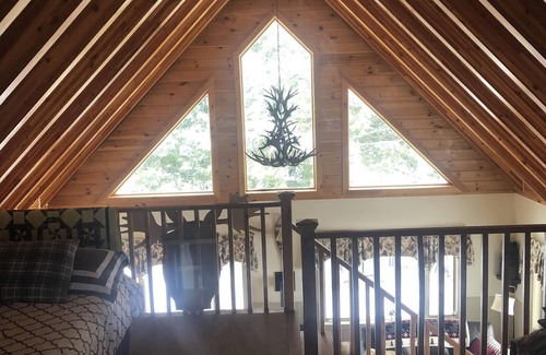 Beaver Cove Cottage | Grand View Lakefront Cottage - Amazing Sunset Views