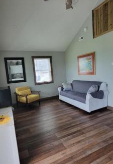 Weirs Beach Hotel | Grand View Resort