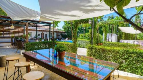Chimeneas Villa | Grand Villa in Chimeneas, pool