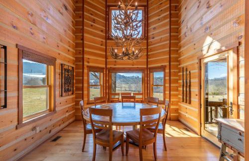 West Jefferson House | Grand Vista Lodge