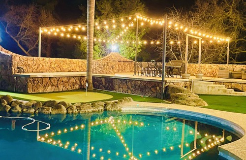 Modesto House | Grand Waterside Estate on 13 acres: 🛌20, Pool, Games, Pickleball, MiniGolf, Pond