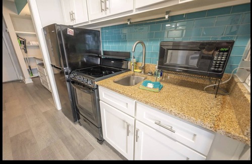 Myrtle Beach Hotel | Grande Cayman Myrtle Beach- Pools, hot tubs and beach!