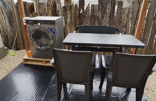 Tolu House | Grande Tiny House con Bañera, Agua Caliente, Lavadora/Secadora, y Cama King.