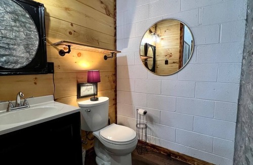 Jasper Apartment | Grandma's Castle Downtown Jasper, AR