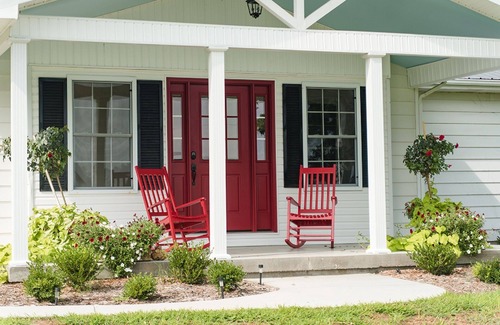 Milltown House | Grandma's Cottage; A charming 4 b-room home in a quite and peaceful setting