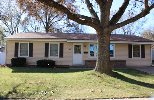 Twain House | Grandma's House - home away from home, close to UI, downtown IC and Coralville