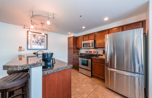 Chelan Condo | GrandView 204 - Luxury 2 Bedroom Waterfront Condo
