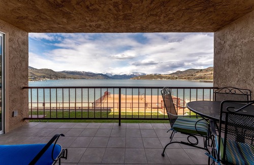 Chelan Condo | GrandView 204 - Luxury 2 Bedroom Waterfront Condo
