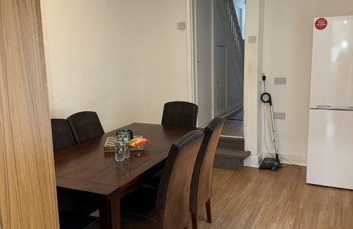 Grangetown House | Grangetown Stylish 3Bed House.