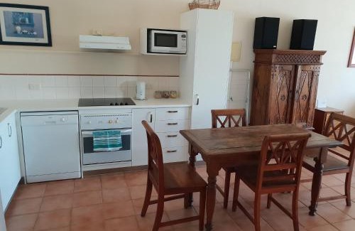 South Fremantle Apartment | Granita's - 2 bedroom converted South Fremantle warehouse apartment