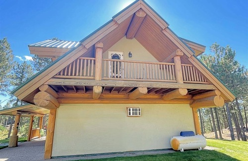 Rapid City House | Granite Ridge Cabin | 3 Bed, 2 Bath