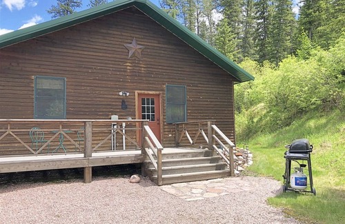 Custer House | Granite Springs | 2 Bed, 2 Bath