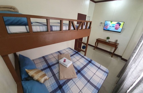 Palompon House | Grants Building Traveller's Lodge