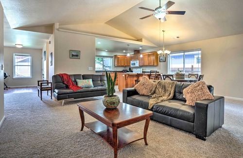 Grants Pass House | Grants Pass Home: 1 Mi to Downtown & Rogue River!