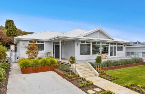 Geilston Bay House | Granville House - Hamptons style