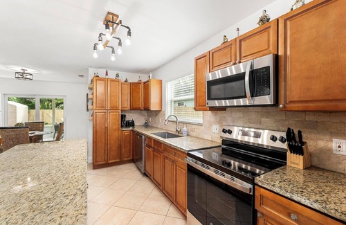 Jupiter House | Grateful Gatherings & Ocean Breezes Await This Thanksgiving