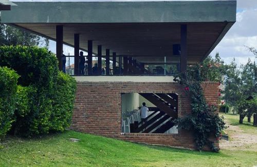 Saire Apartment | GRAVATÁ - FLAT PREMIUM NO MONTE CASTELO - quarto superior com Wi-Fi e netflix