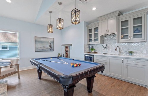 Hackberry House | Gray Goose at the Water