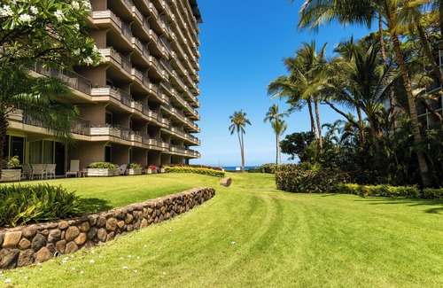 Kaanapali Condo | Grdn View steps from beach, dining, shopping 259