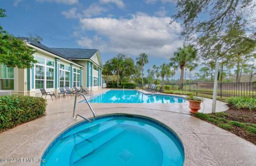 Southside Apartment | Great Condo near Beaches and Mayo Clinic