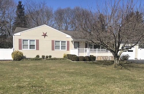 Center Moriches House | Great deal 3B/2B Home just 10 min from Hamptons!