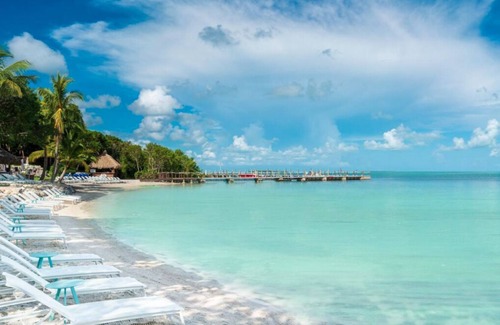 Rock Harbor Resort | Great Deal! Three Hammock View Units, Pools and Hot Tub, Private Beach Access!