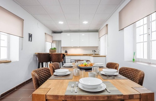 Old Town Apartment | GREAT DREAM APARTMENT ↑ QUALITIES 5 BED 2 BATHS