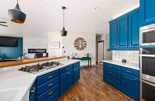 Great Falls House | Great Falls Luxe Haven: 4BR, Gym, Office & Hot Tub