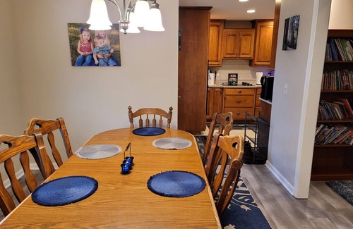 Murdock House | Great home to unwind 15 minutes from Champaign Urbana and University of Illinois