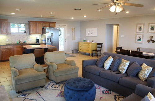 Seven Points House | Great House on Lake with Swimming, Fishing and Boating