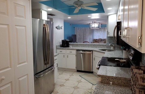 Holmes Beach Condo | Great Island Getaway!